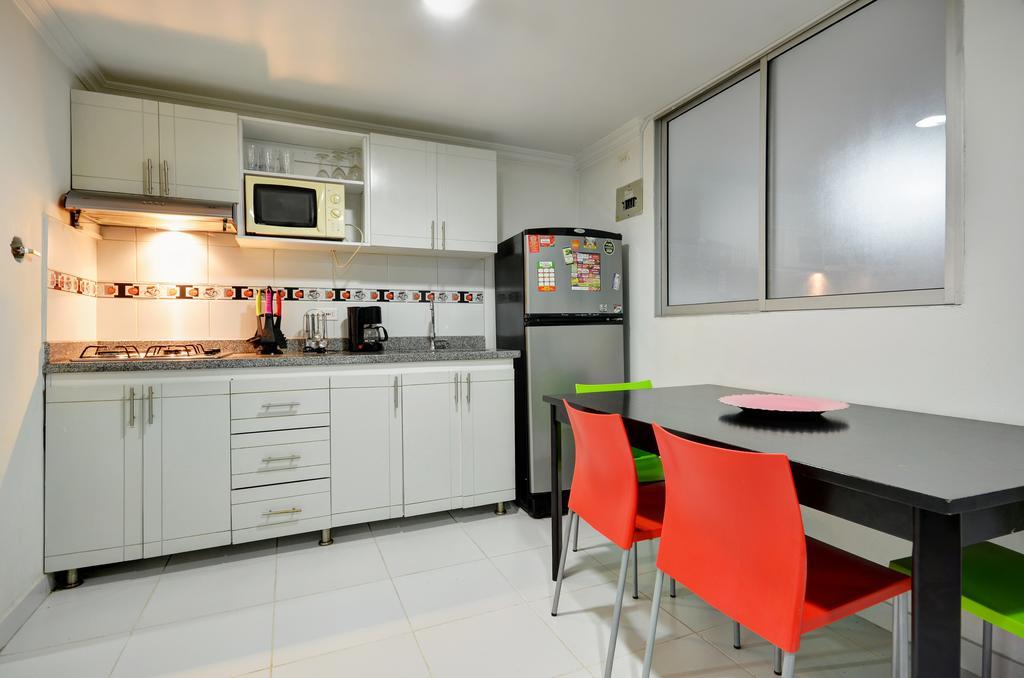 Apartamentos Amoblados Jg De La 70 Медельин Экстерьер фото