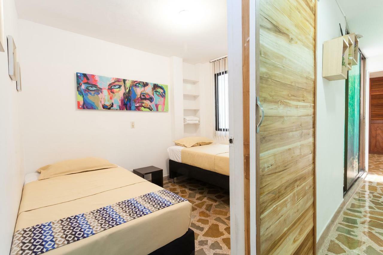 Apartamentos Amoblados Jg De La 70 Медельин Экстерьер фото