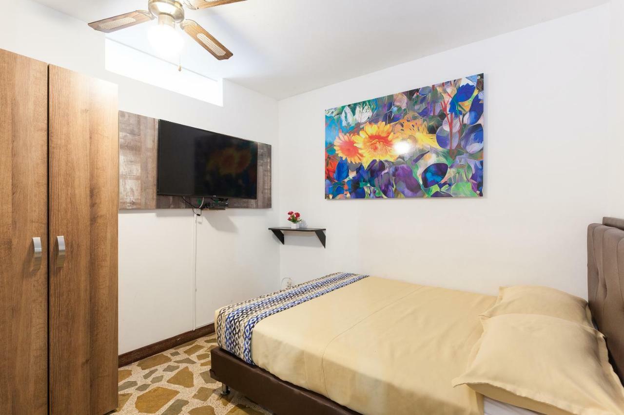 Apartamentos Amoblados Jg De La 70 Медельин Экстерьер фото