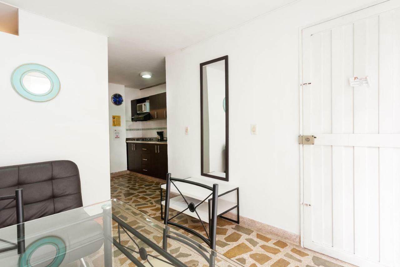 Apartamentos Amoblados Jg De La 70 Медельин Экстерьер фото