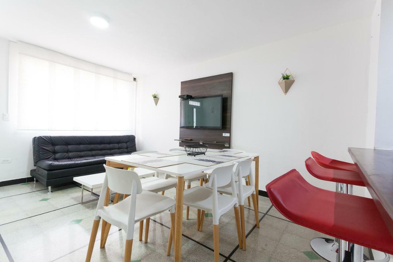 Apartamentos Amoblados Jg De La 70 Медельин Экстерьер фото