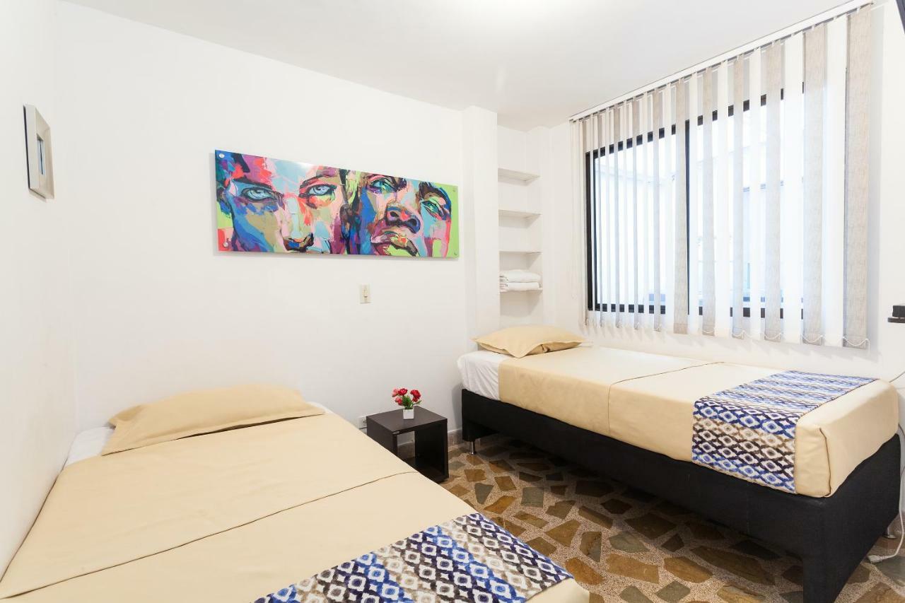 Apartamentos Amoblados Jg De La 70 Медельин Экстерьер фото