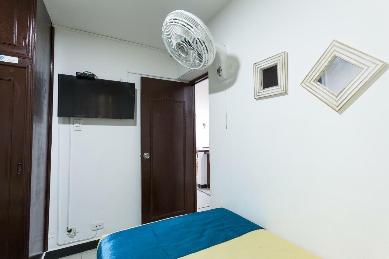 Apartamentos Amoblados Jg De La 70 Медельин Экстерьер фото