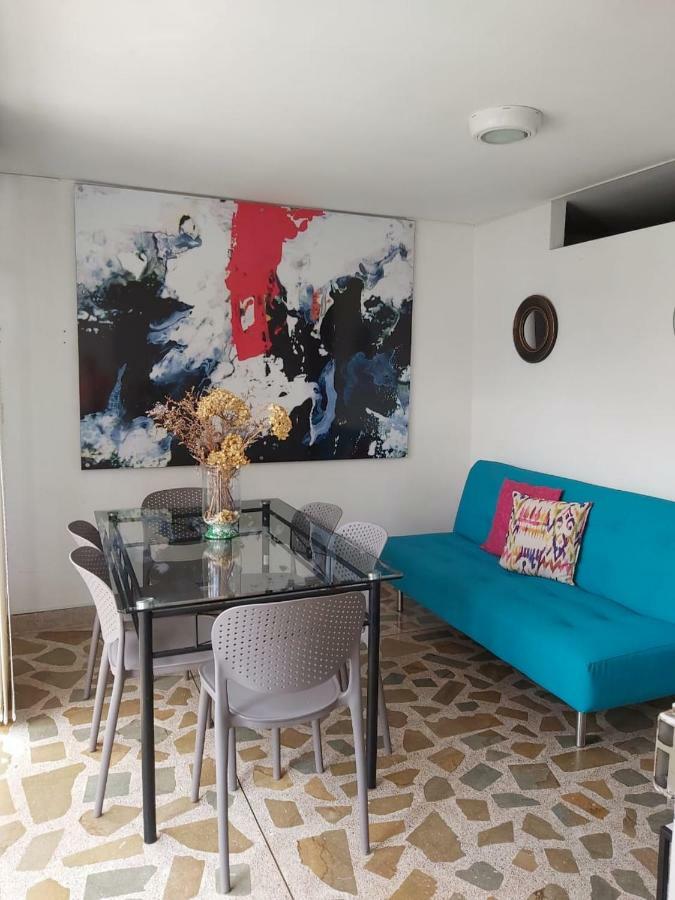 Apartamentos Amoblados Jg De La 70 Медельин Экстерьер фото