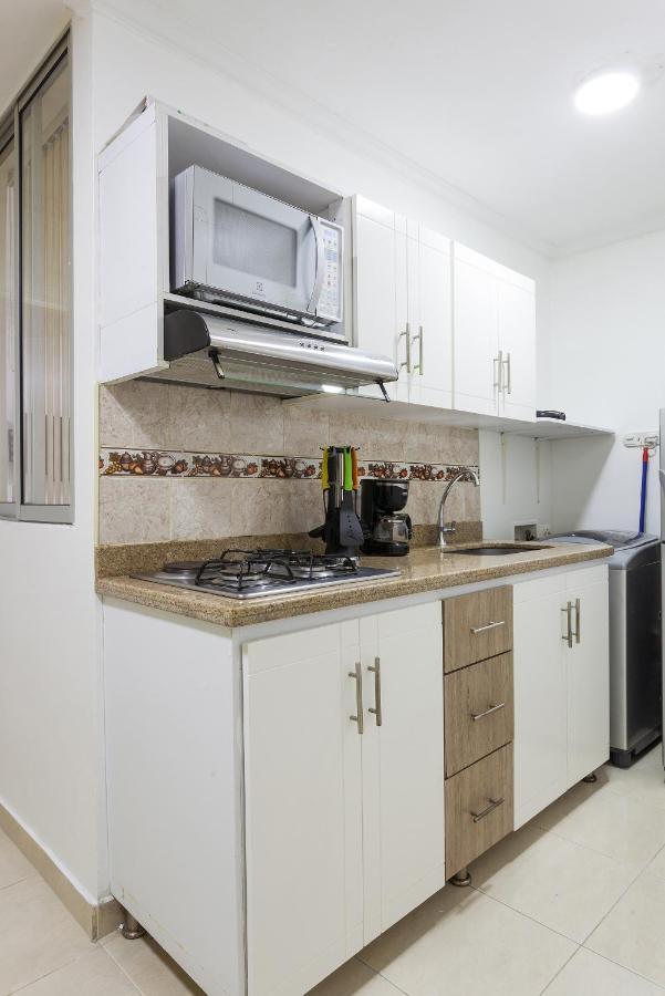 Apartamentos Amoblados Jg De La 70 Медельин Экстерьер фото